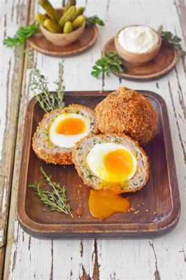  Scotch Egg - Ein knuspriges Wunderwerk mit cremiger Überraschung im Inneren!