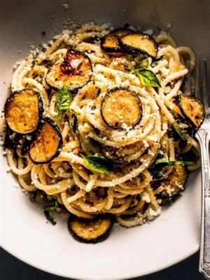  Spaghetti alla Nerano: Eine cremige Köstlichkeit mit einem Hauch von Salz und Sonne!